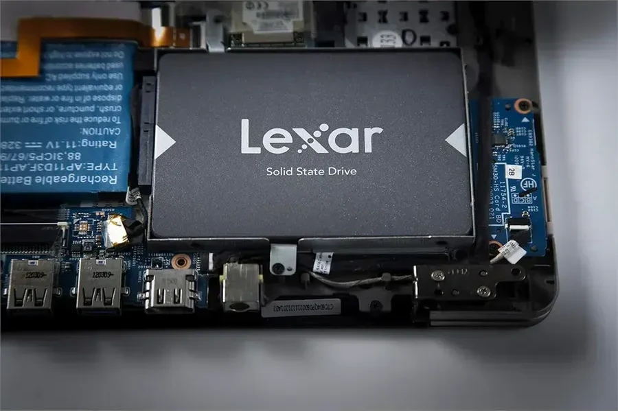 Твердотельный накопитель внутренний Lexar NS100 LNS100-256RB SATA — 3