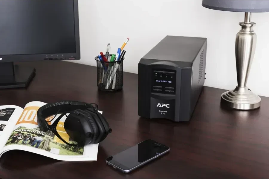 ИБП APC Smart-UPS SMT750IC, 750ВА/500Вт, резервный — 3