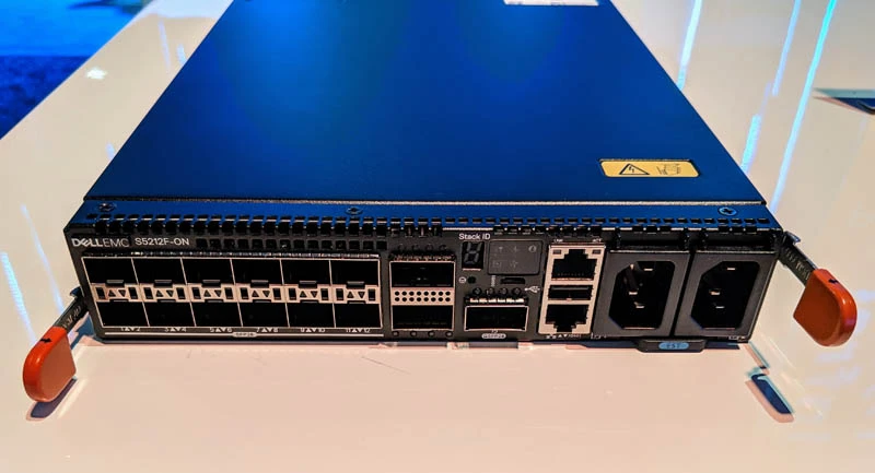 Коммутатор Dell S5212F-ON Switch, 12x 25GbE SFP28, 3x 100GbE QSFP28 ports, IO to PSU air, 2x PSU (210-APHW_SNS)