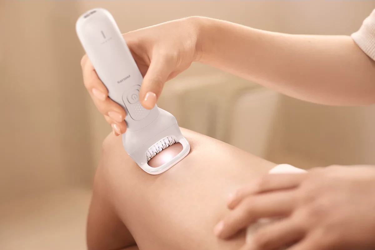 Набор для ухода за лицом и телом Philips Beauty Set Серии 9900 BRE750/00 — 2