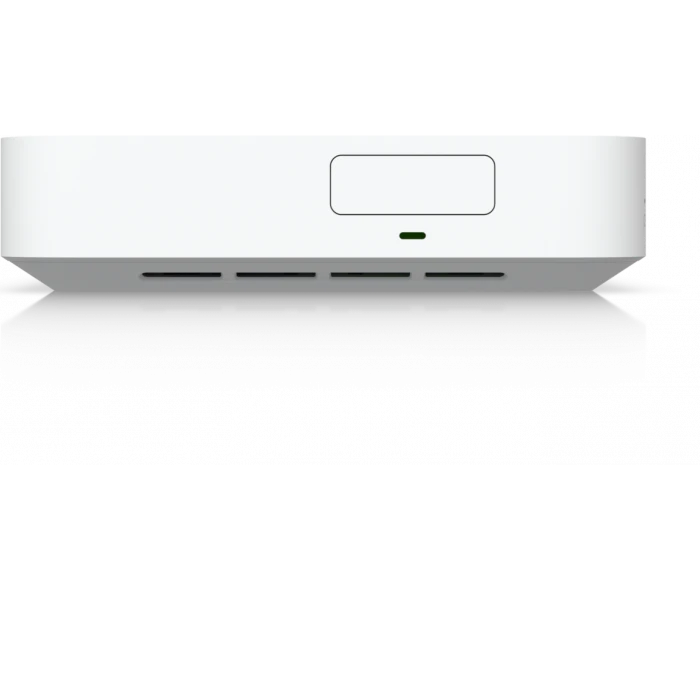 Шлюз Ubiquiti UCG-Max, 2.5 Гбит/с, 3GB DDR4, 512GB SSD, BT, 4xLAN, 1xWAN — 4
