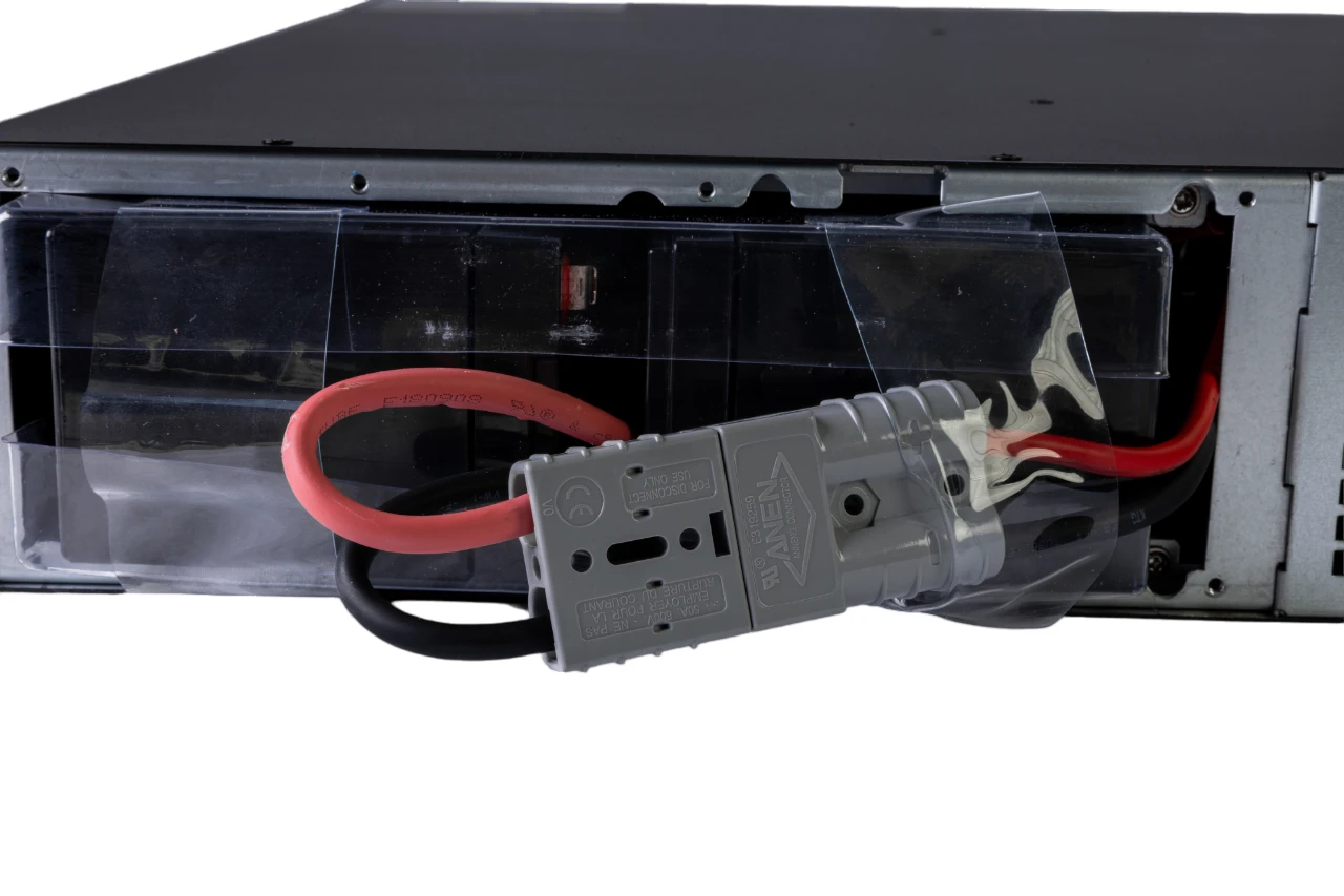 Systeme Electric Smart-Save Online SRTSE, 2 поколения 1000 ВА/Вт, 2U, 8 C13+1 Schuko, USB, RS-232, сухиеконтакты