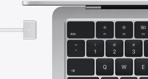 Ноутбук MacBook Air 15-inch,Silver,Model A3448,M5 CHIP WITH 10C CPU, 10C GPU,16GB unified memory,70W Dual USB-C Power Adapter, 1TB SSD storage,Two Thunderbolt 4 Ports,Touch ID,Liquid Retina display,Force Touch Trackpad, KEYBOARD-RU — 3
